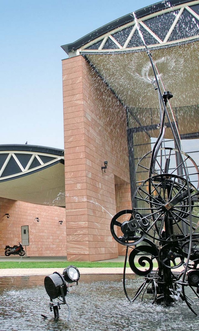 Aussenansicht Tinguely Museum